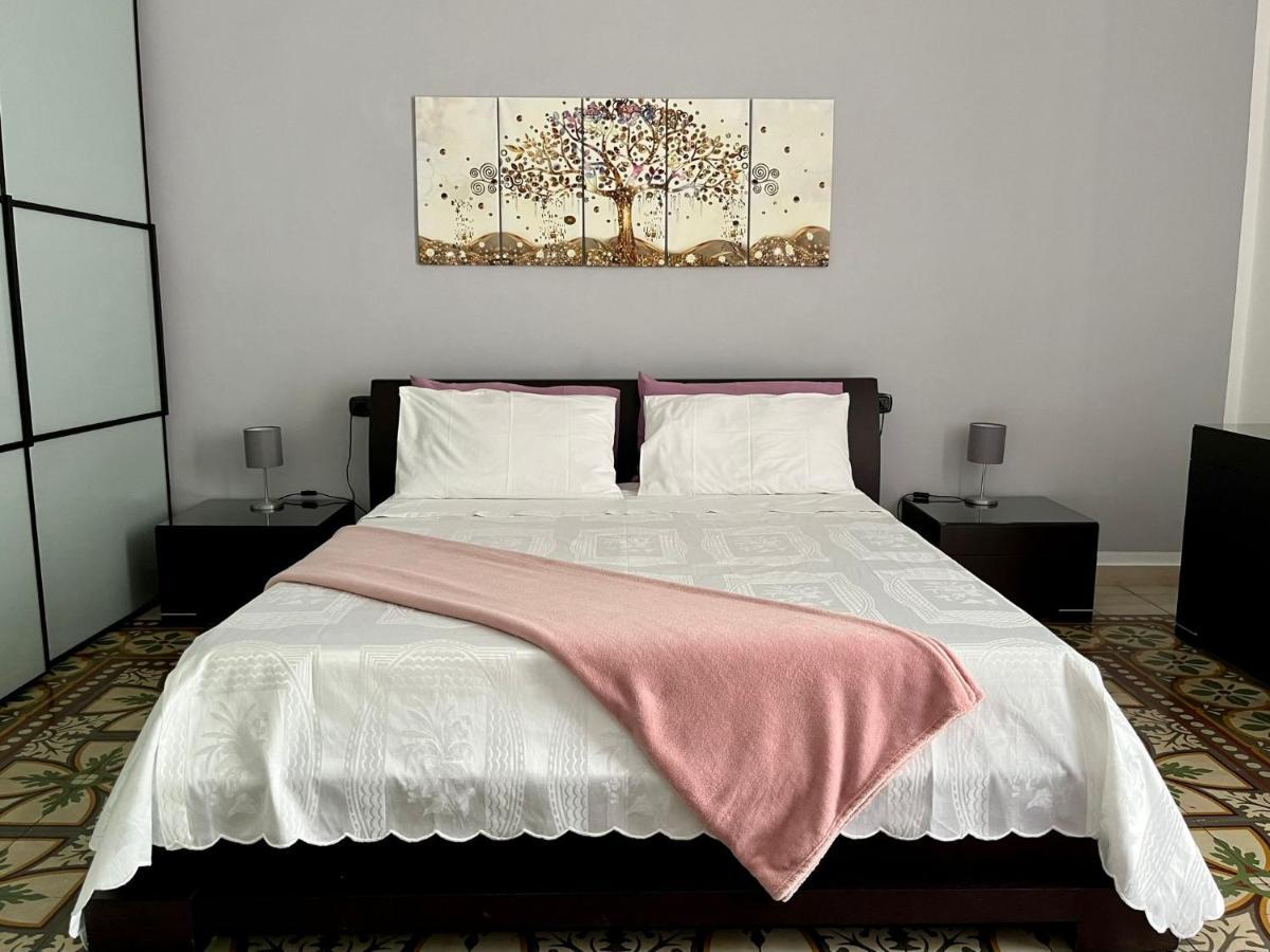 Alsimica Apartment Taranto Bagian luar foto